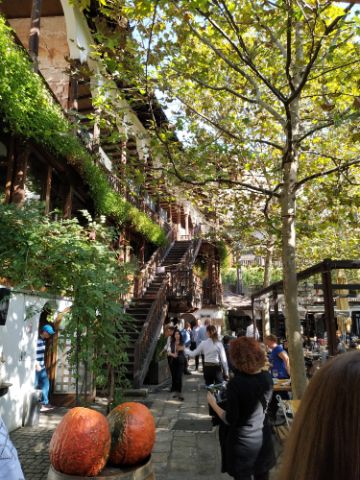 Manuc's Inn
The place whereÂ KapodistriasÂ signed official documents during his stay in Bucharest
