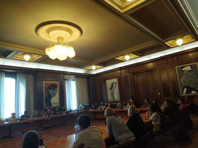 Meeting a Romanian Senator and debating on politics and diplomacy during Kapodistrias' time vs politics and diplomacy nowadays.