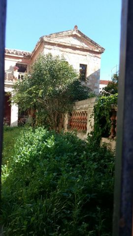 The house of Tsokris, this is the house of Dimitrios Tsokris, a wealthy mercant from Argos.During the revolution of 1821 he organized a military corps,which he maintained at his own expense.