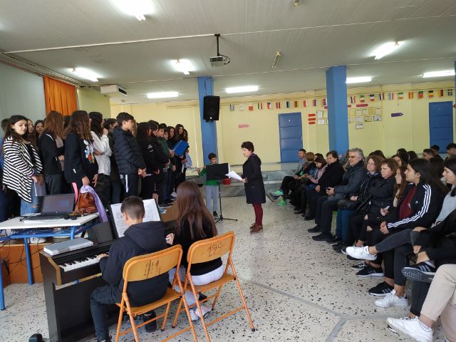 the school choir (2)